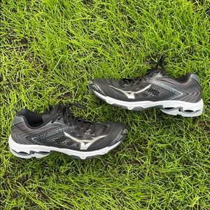 Mizuno Wave Lightning “Pownce” Volleyball Shoes